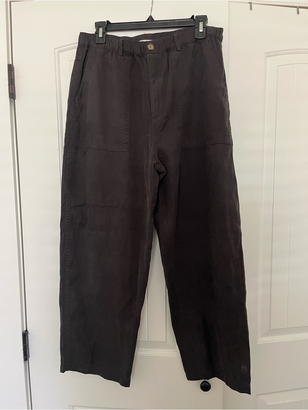 Carly Jean Los Angeles Straight-Leg Pants in Charcoal
